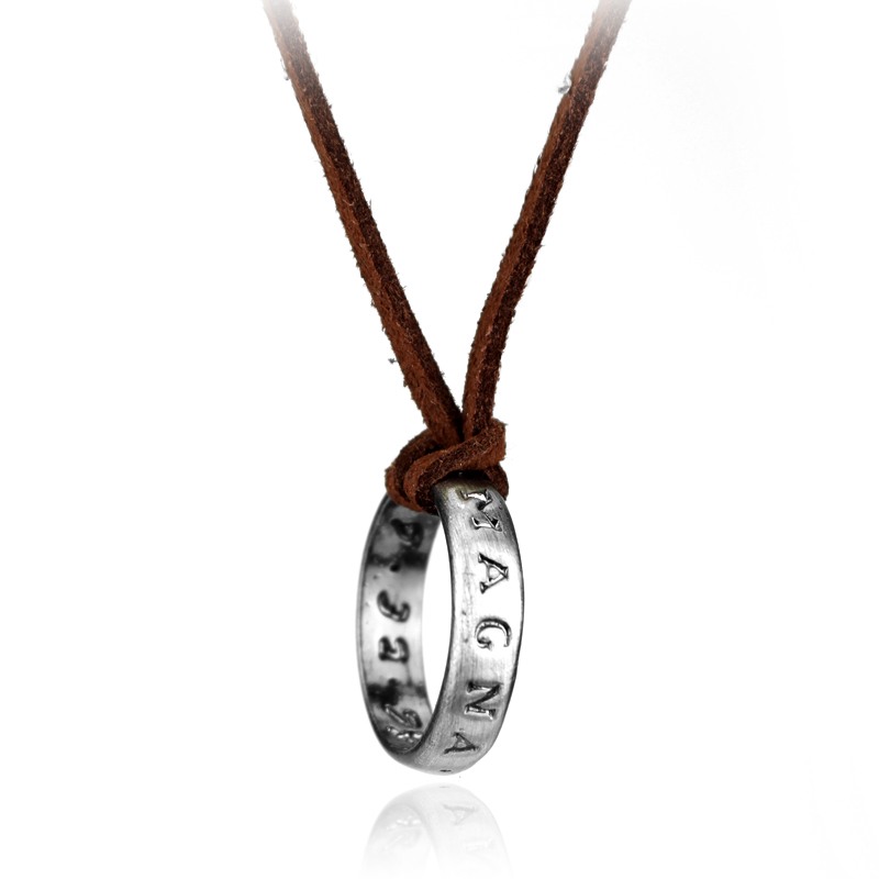 Vintage Tech Accessories - Collier chaîne en cuir Anime Game,